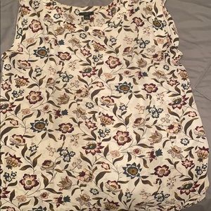 A flower white shirt